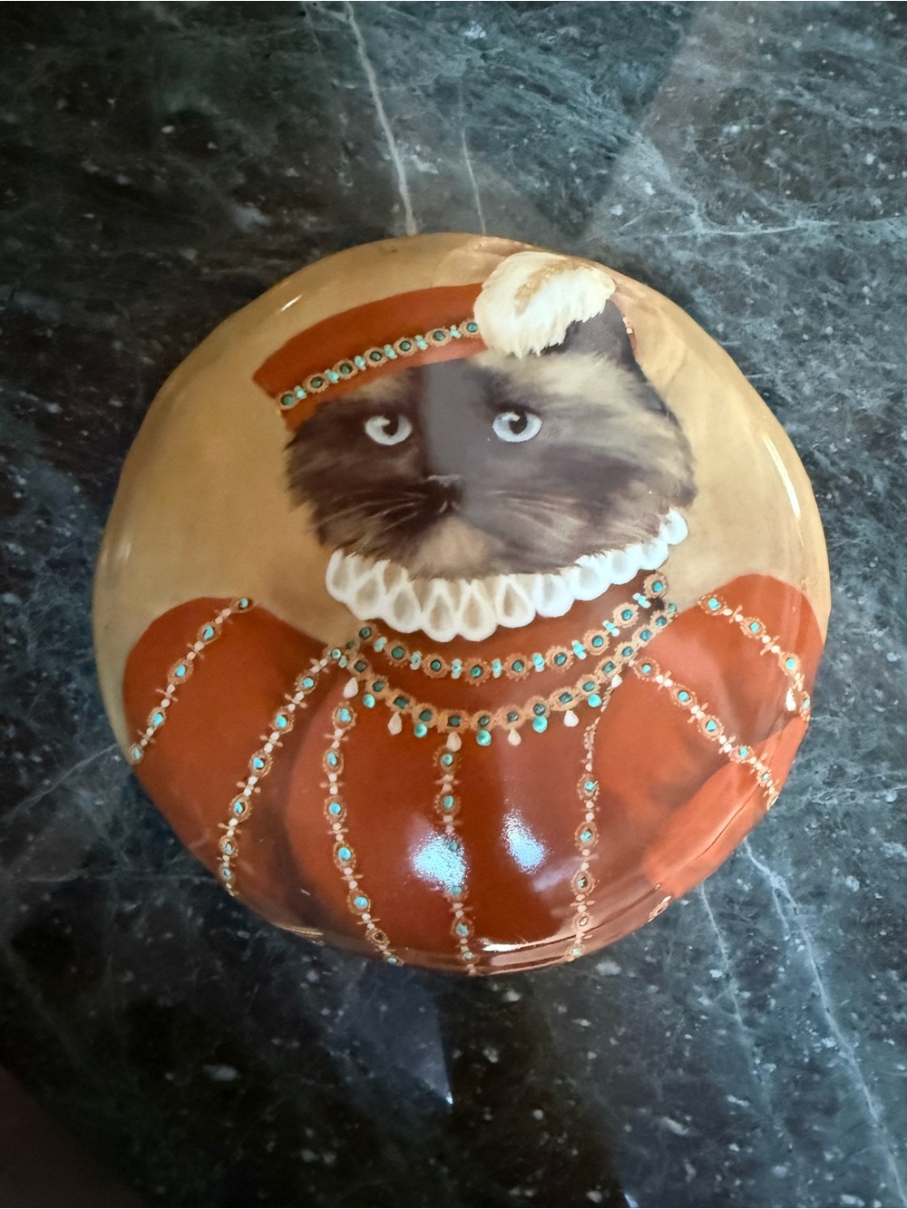 “Isabella Debutante" lidded cat trinket box from the Carol Lew Renaissance Cats - Picture 2 of 3